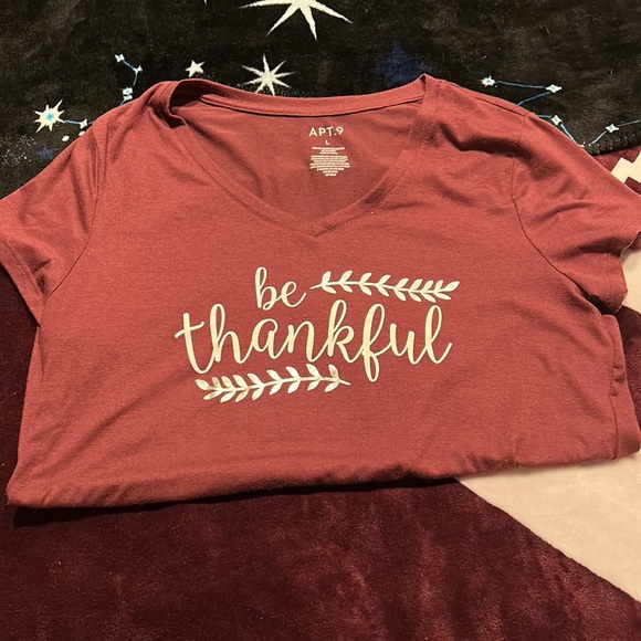 ⚫️ Maroon APT.9 T shirt - Picture 4 of 4